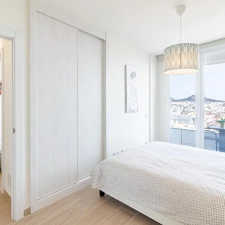 Brand New With Ocean & Volcano Views Apartment