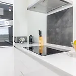 Brand New With Ocean & Volcano Views Apartmán *