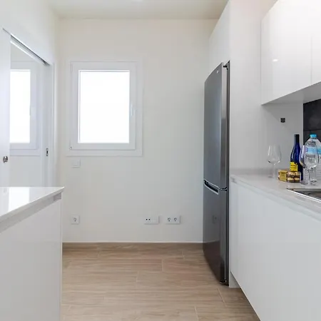 아파트 Brand New With Ocean & Volcano Views *