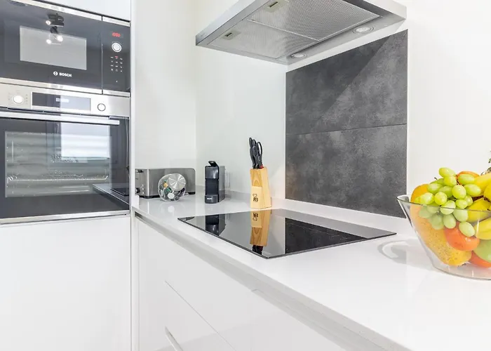 Brand New With Ocean & Volcano Views Apartament *