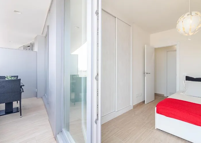 Brand New With Ocean & Volcano Views Apartament