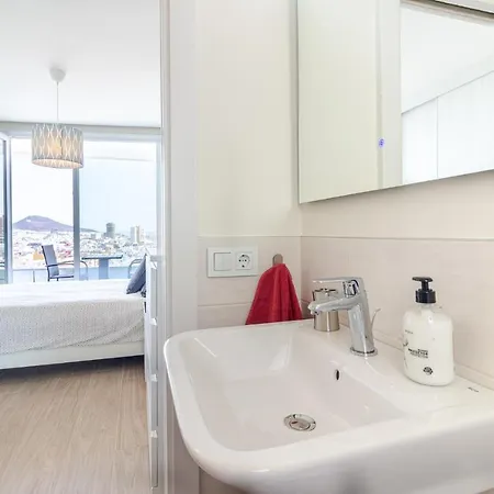 Διαμέρισμα Brand New With Ocean & Volcano Views